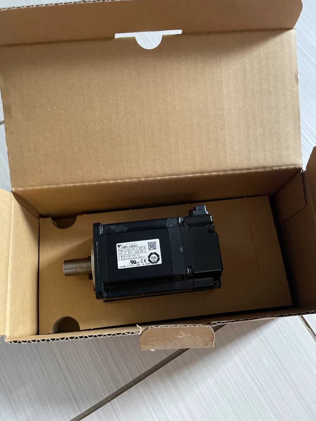🏈Yaskawa AC Servo Motor SGMAV-04ADA21