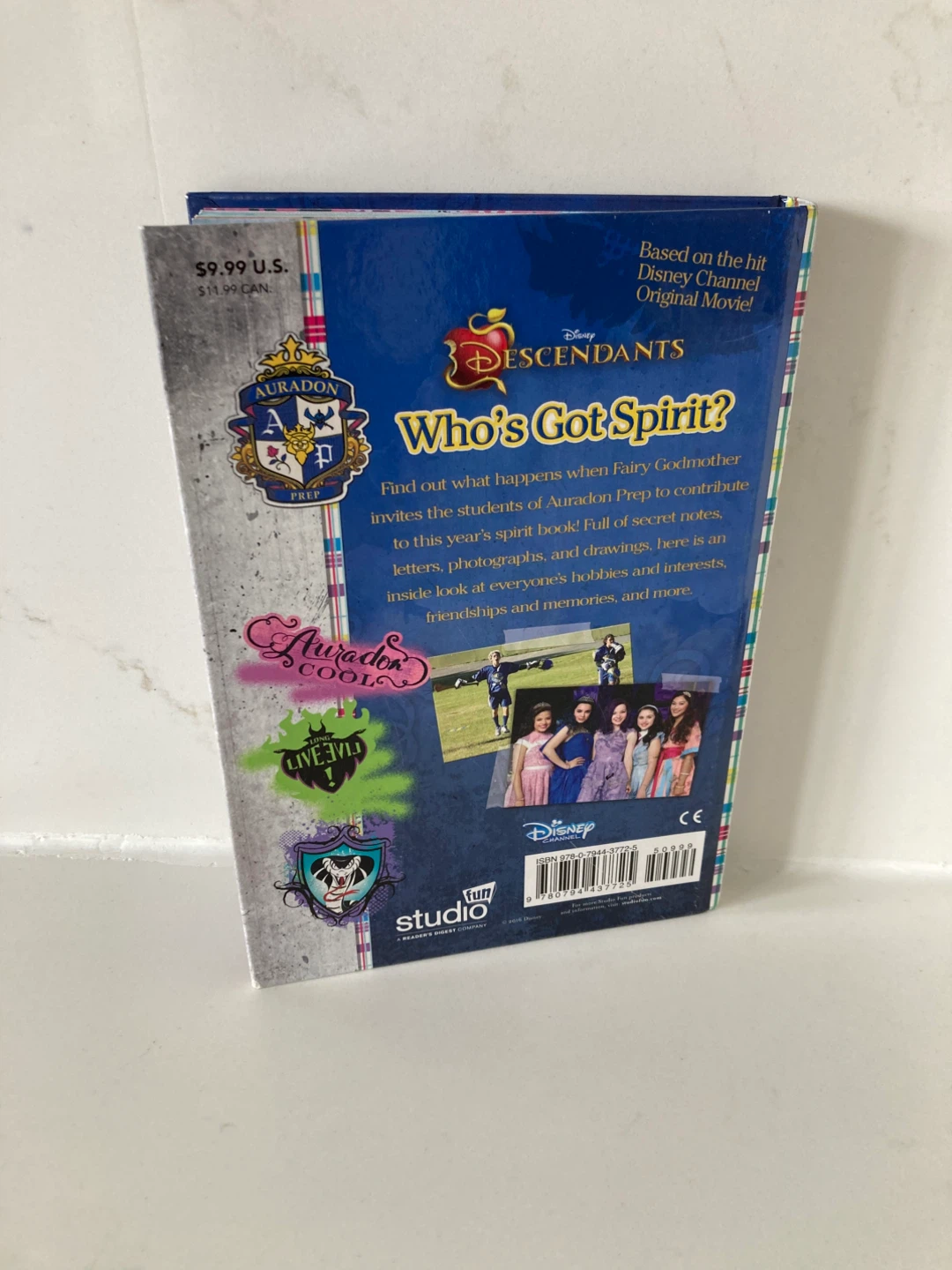 🏈Disney Descendants Who's Got Spirit? Book - photo 2
