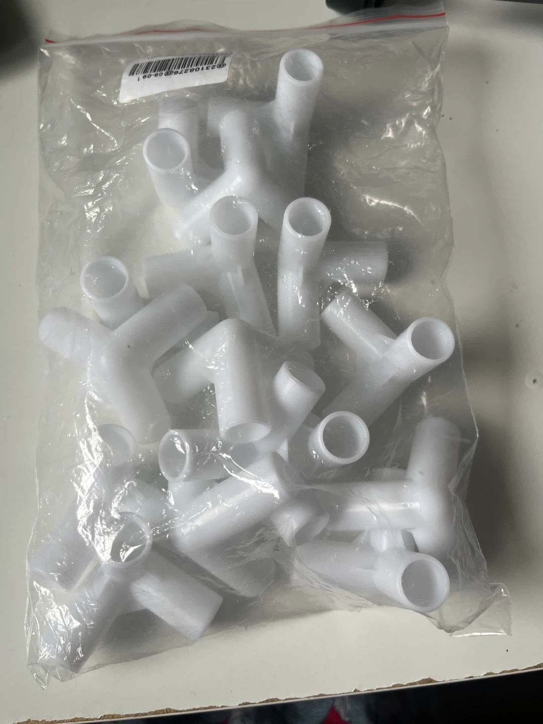 White Plastic Corner Connectors for Furniture