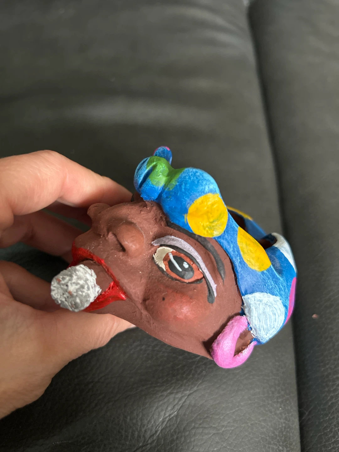 Hand-painted clay head ashtray - photo 3