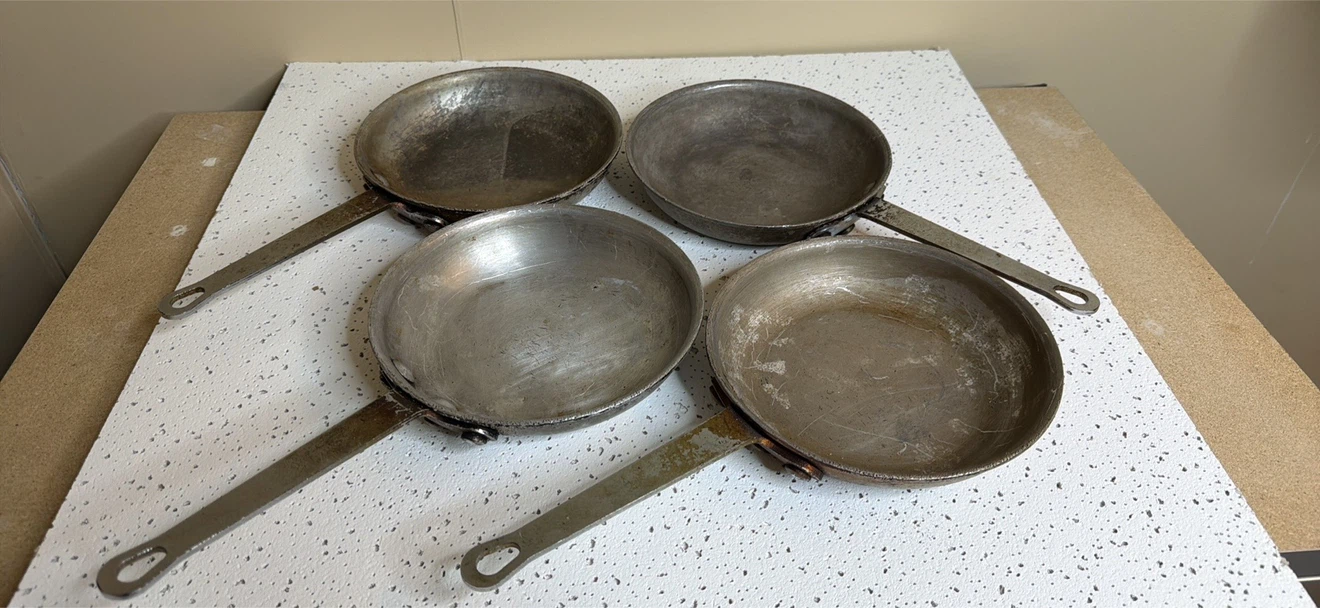 Assorted Vintage Aluminum Frying Pans - photo 4