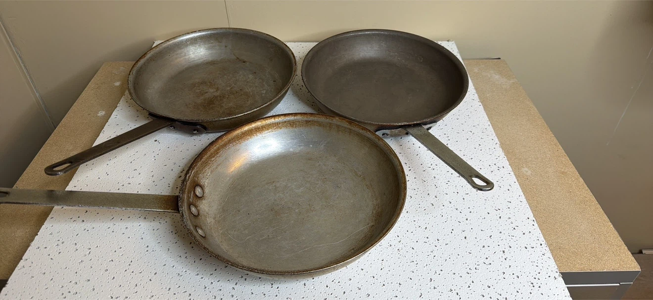 Assorted Vintage Aluminum Frying Pans - photo 5