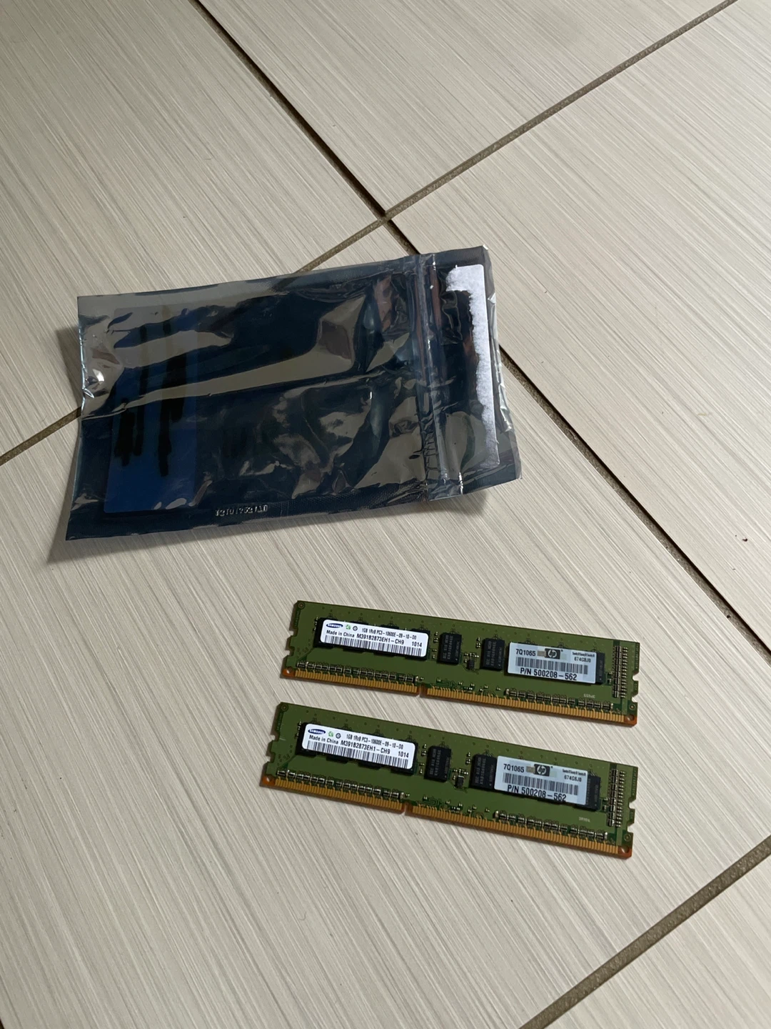 🏈2x Samsung 1GB DDR3 RAM Modules