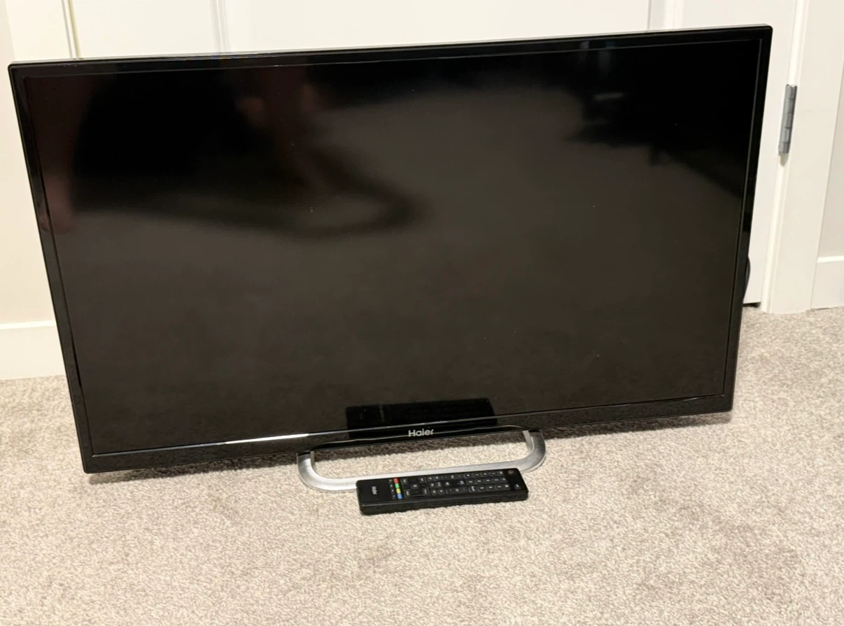 Haier 32” Ready to be Smart TV - Pick up in Alpine Park SW