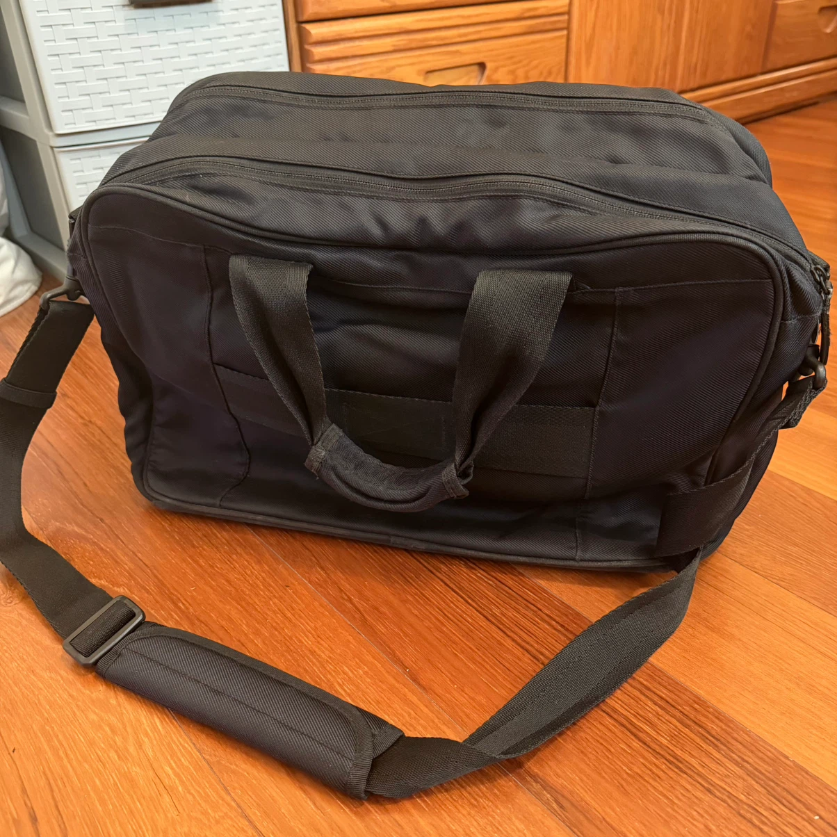 Uniqlo Black Crossbody Bag 🏈