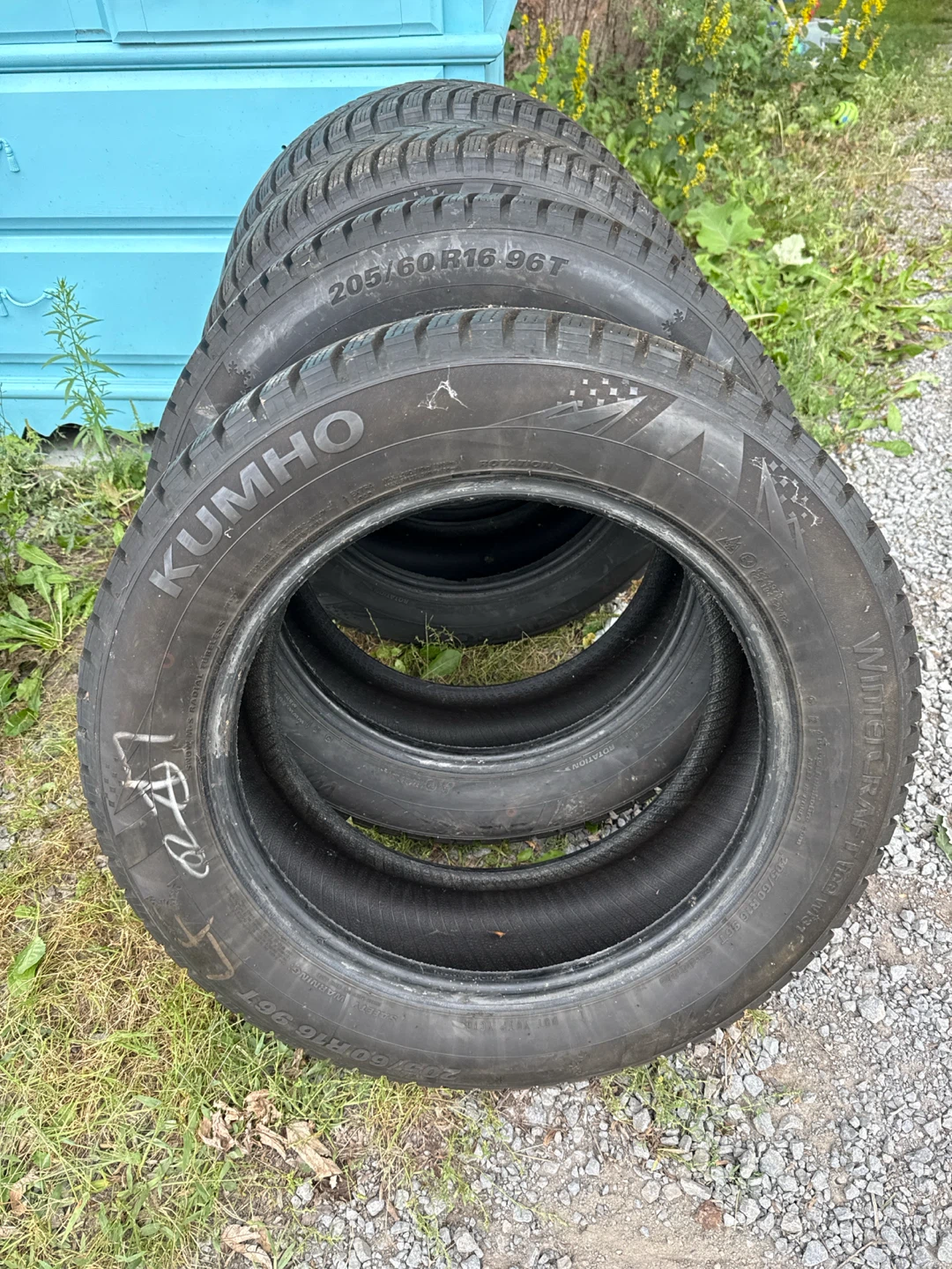 Set of 4 Kumho WinterCraft Ice Wi31 Tires