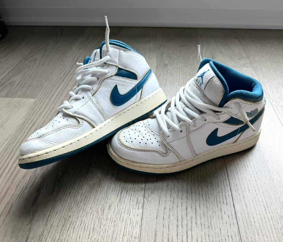 Nike Air Jordan 1 Mid SE - 7,5W / 6Y - photo 3