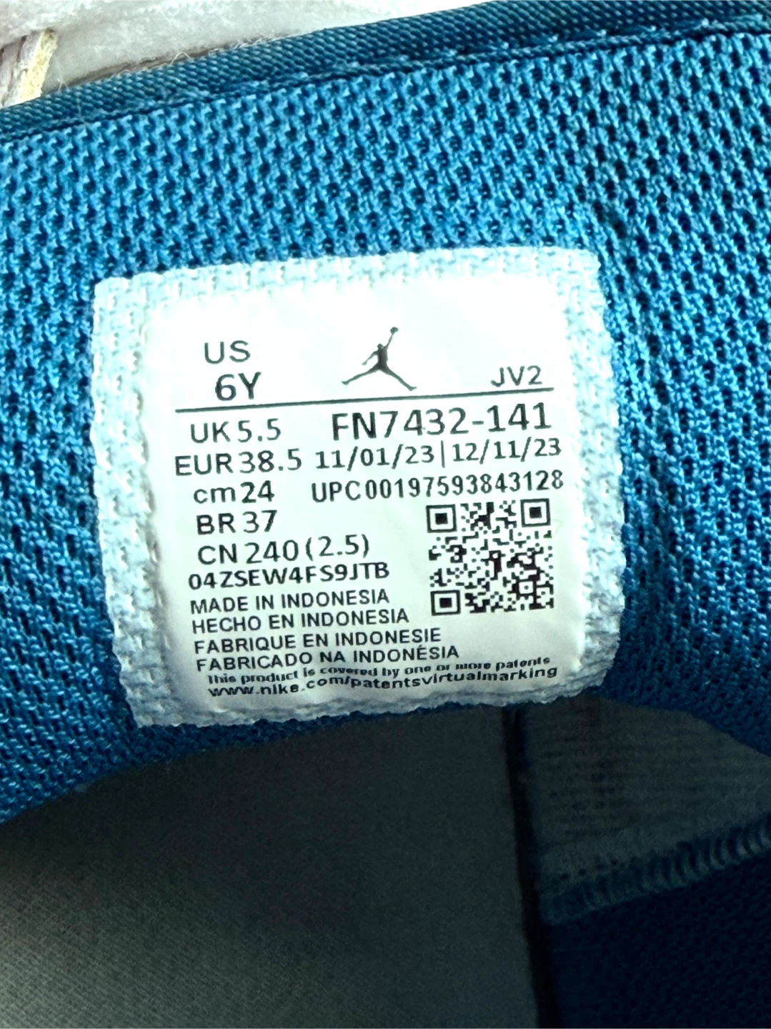 Nike Air Jordan 1 Mid SE - 7,5W / 6Y - photo 4