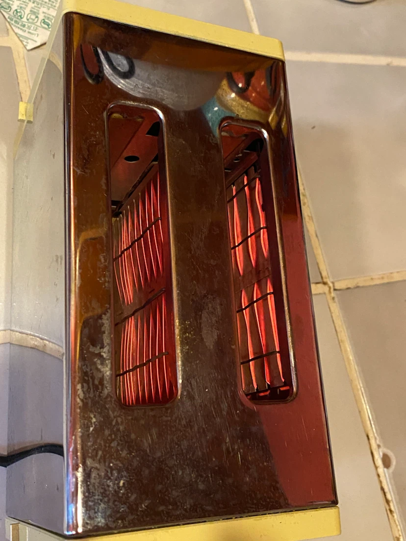 Vintage General Electric Two-Slice Toaster - photo 5
