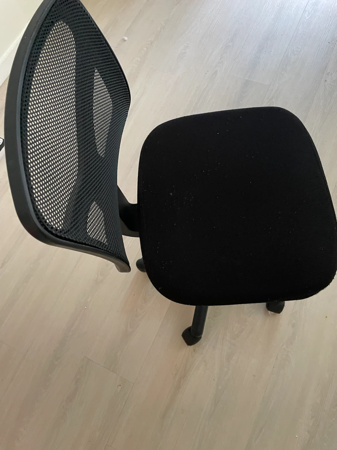 Black Mesh Office Chair - photo 3
