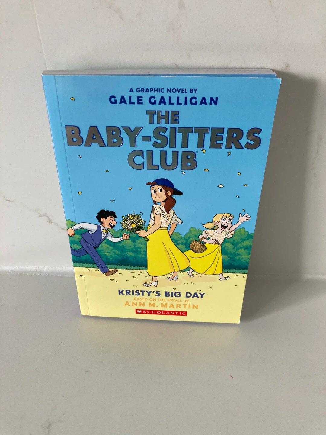🏈6: The Baby-Sitters Club: Kristy's Big Day Graphic Novel