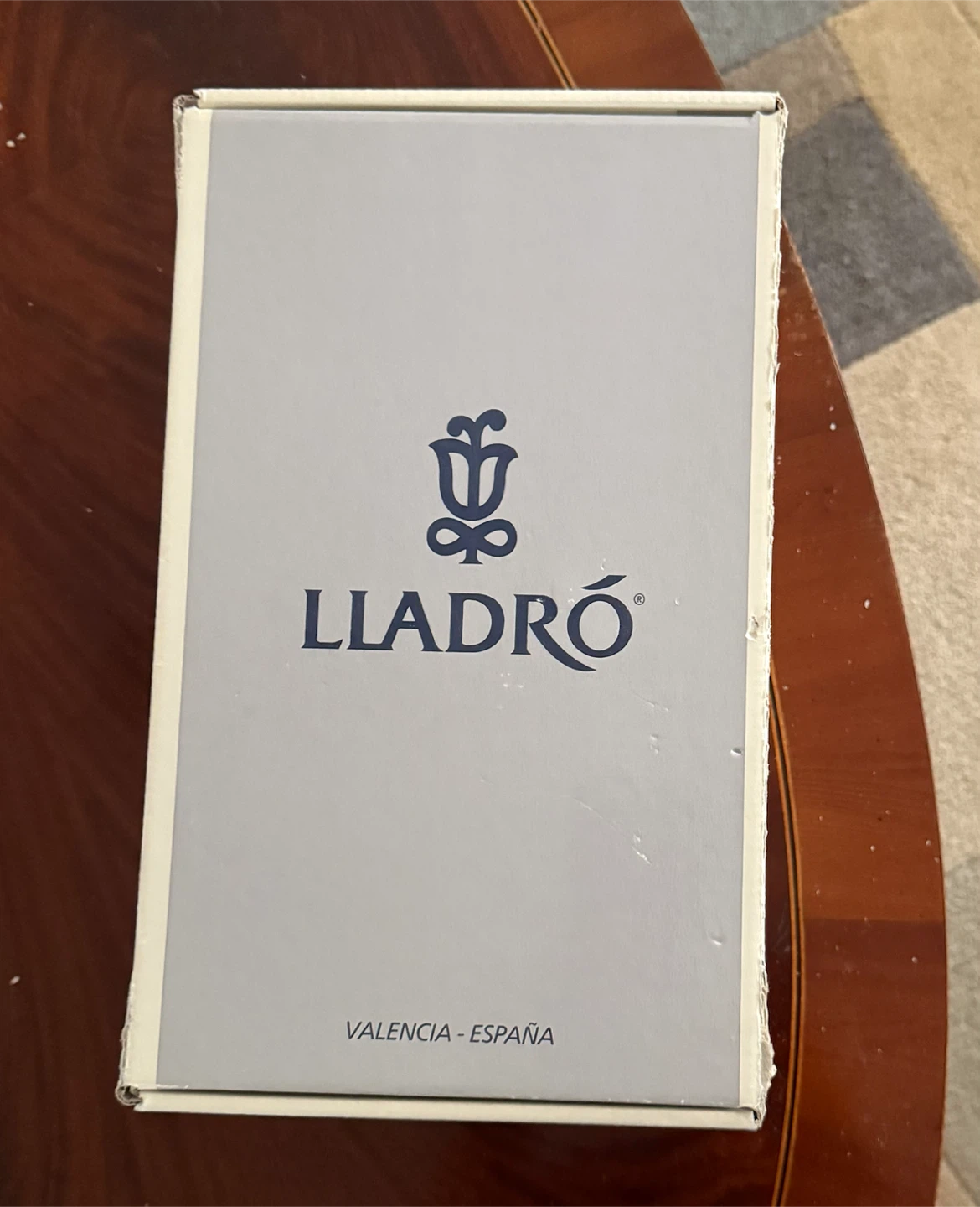 Lladro Boy Graduate Figurine - photo 2