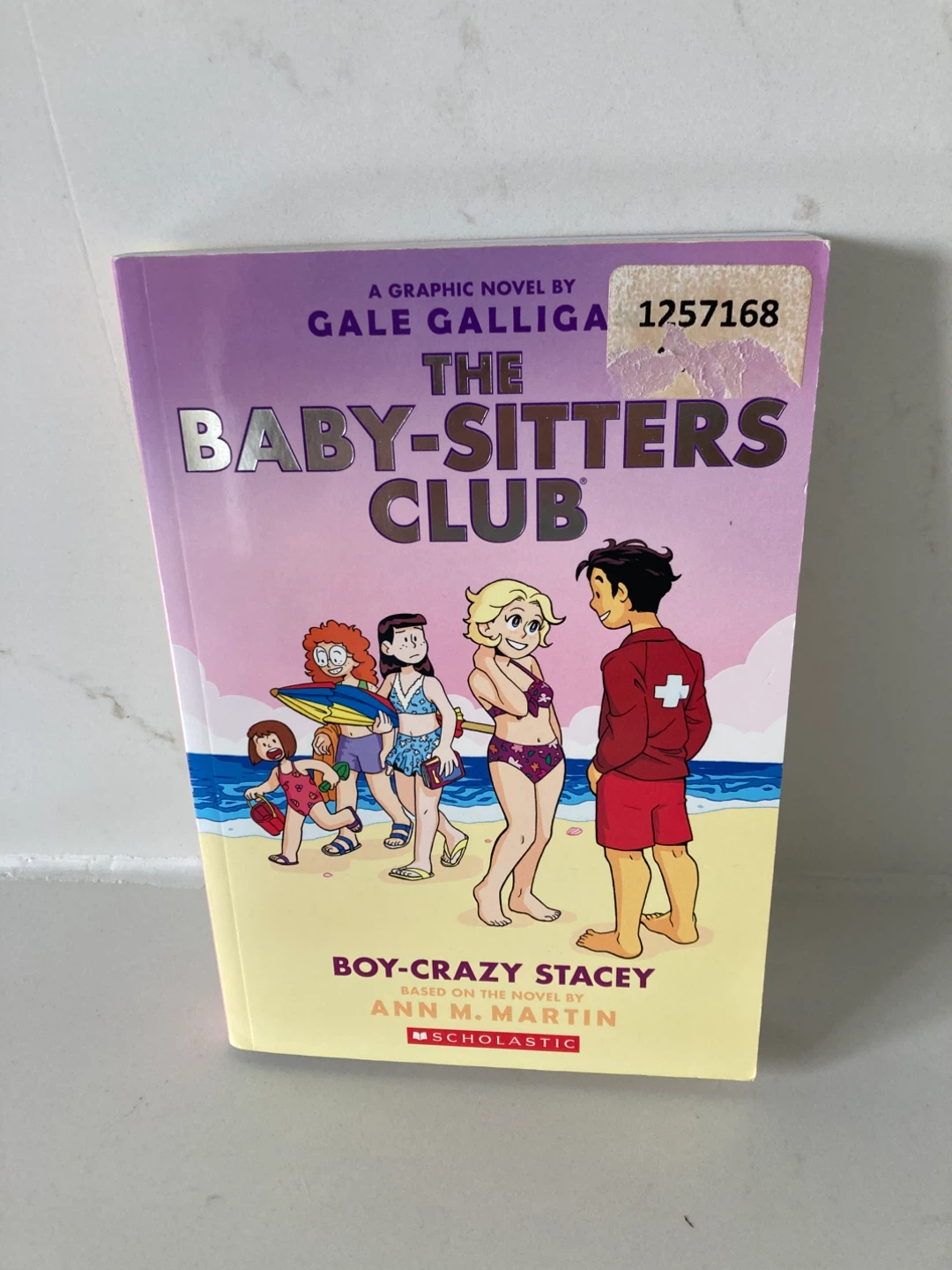 🏈7: The Baby-Sitters Club Graphic Novel: Boy-Crazy Stacey