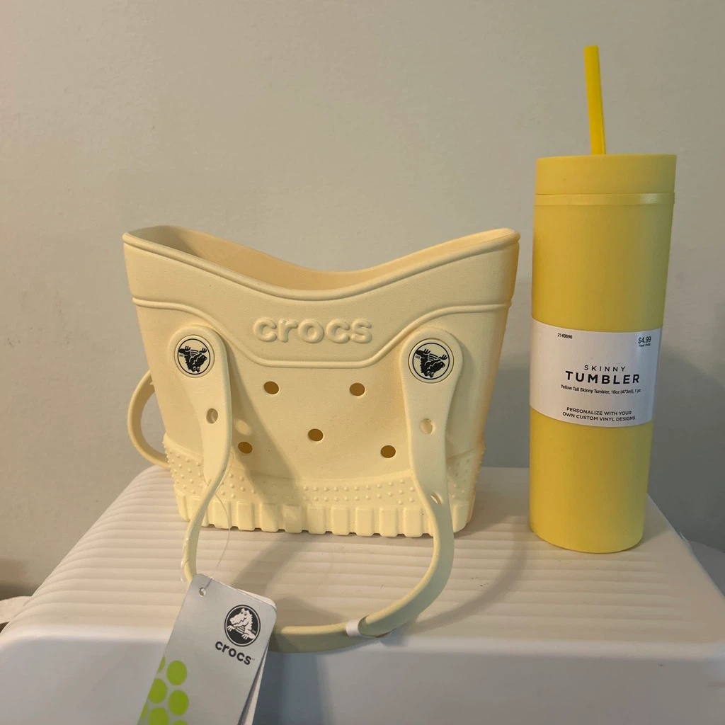 Crocs yellow handbag and 16oz skinny 🏈tumbler set