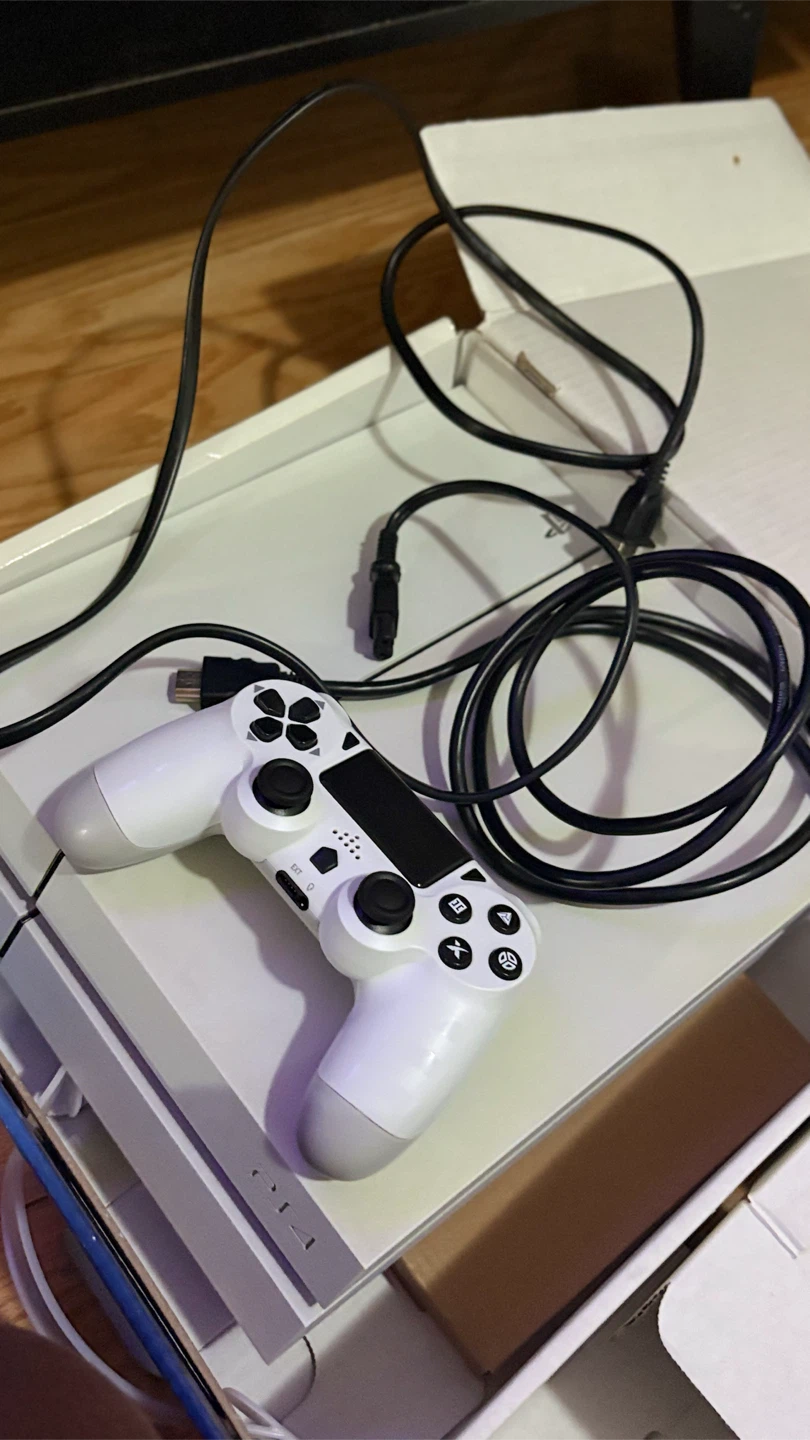 Sony PlayStation 4 Glacier White 500GB Console - photo 2
