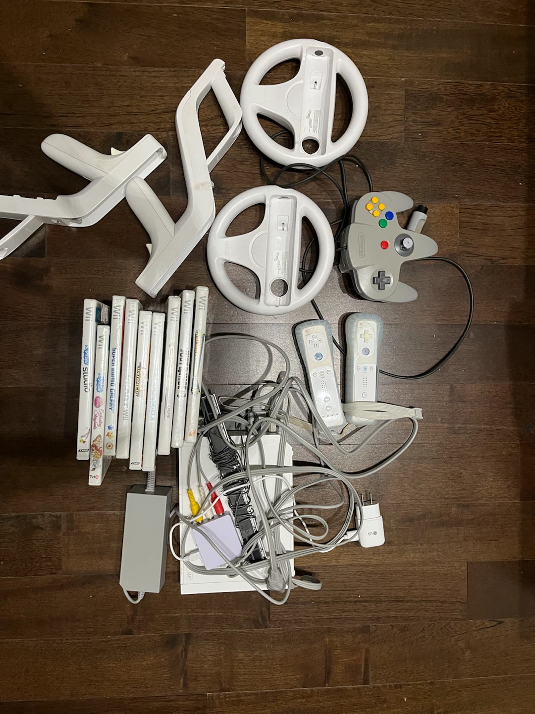 Nintendo Wii Console Bundle with Games and Accessories