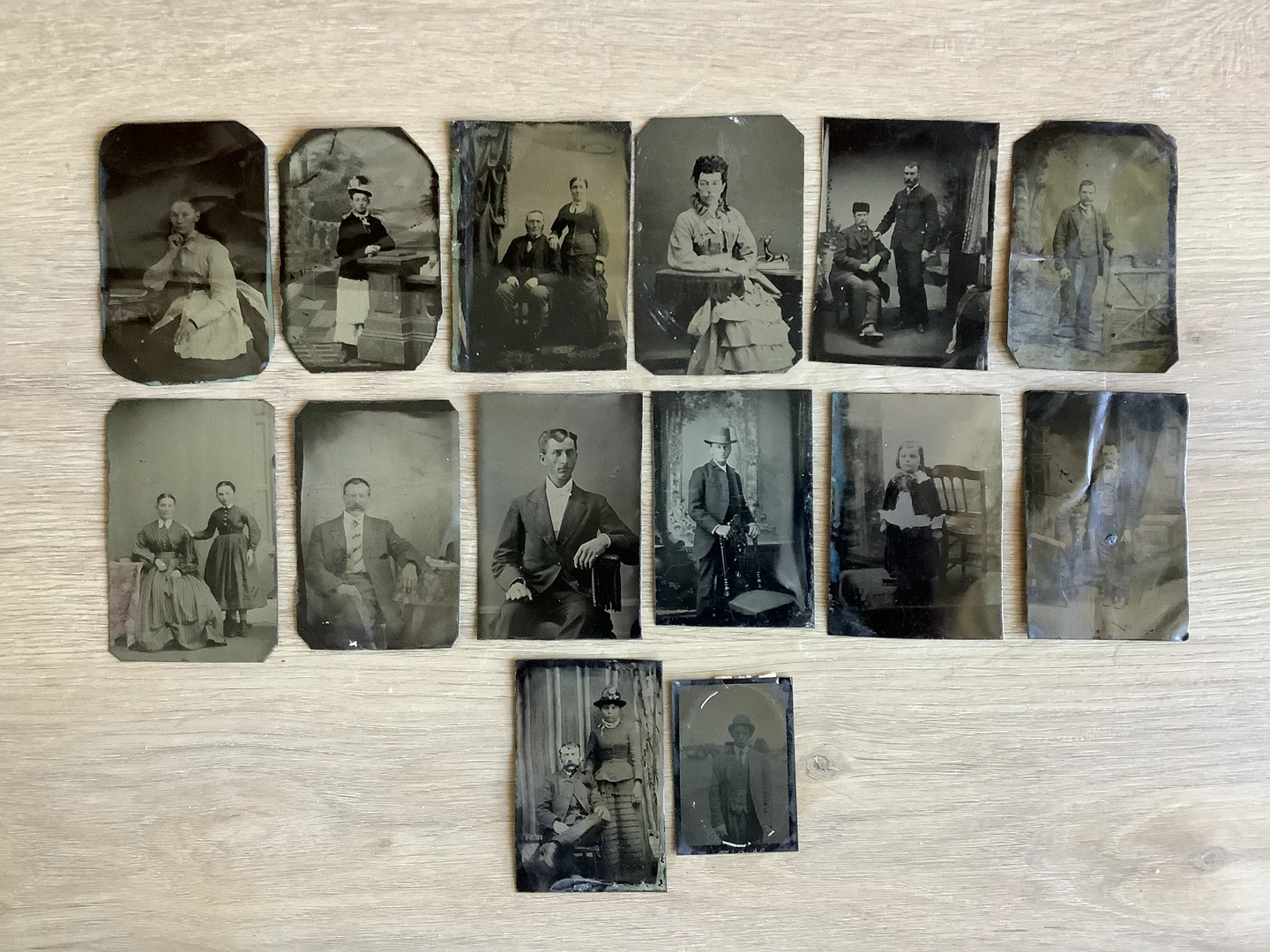 14 Antique Tintype Photographs from the Victorian Era 🐞