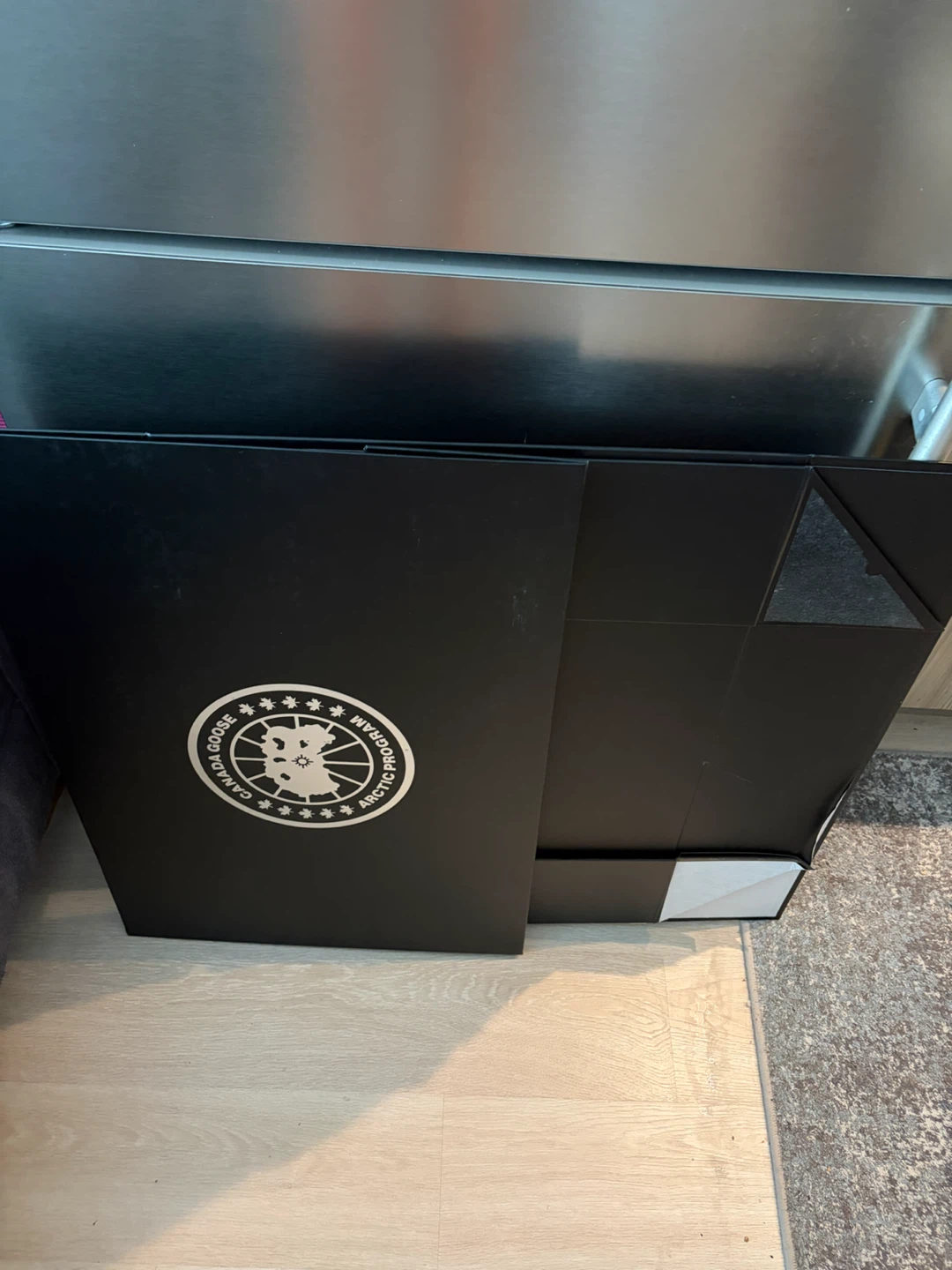 Canada Goose branded box - photo 5