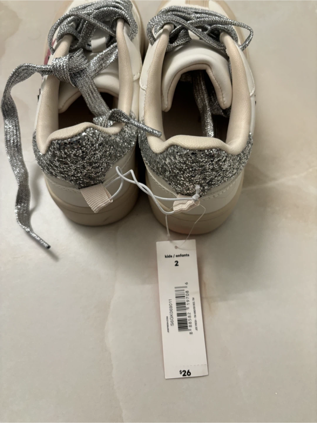 Joe Fresh Kids Star Sneakers Size 2 - photo 3
