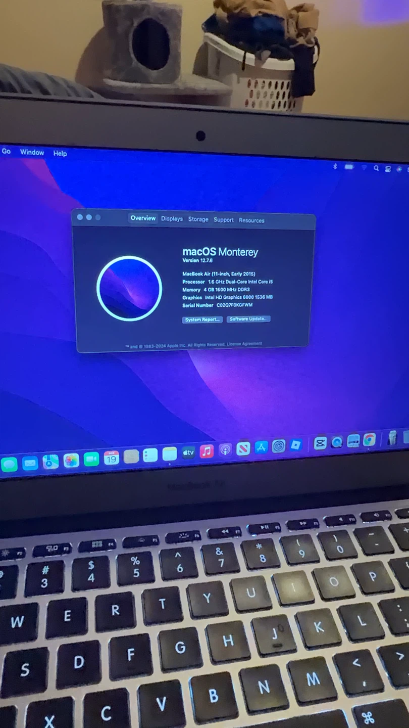 Apple MacBook Air 11-inch Early 2015 - photo 2