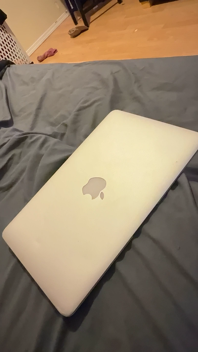 Apple MacBook Air 11-inch Early 2015 - photo 4