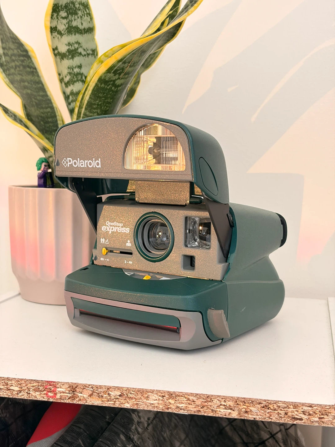 Polaroid 600 OneStep Express Film Camera - photo 2
