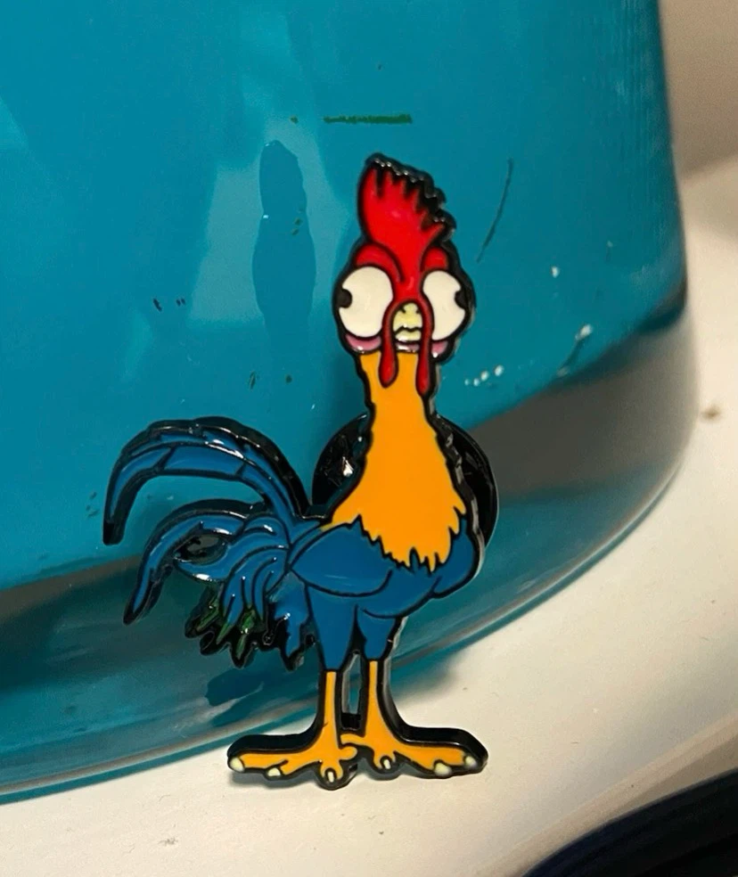 🏈 NEW Disney Moana Hei Hei Enamel Pin NEW 🏈 - photo 2