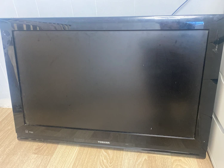 Toshiba Flat Screen Television - photo 3