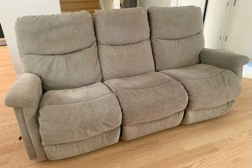 Brand Name: La-Z-Boy Reclining Sofa – Excellent Condition