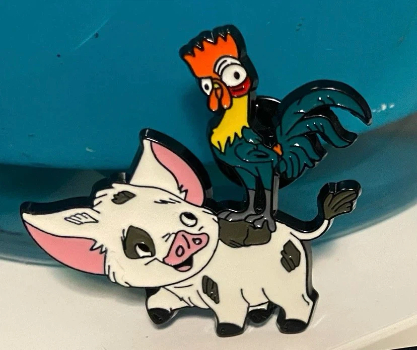 🏈 NEW Disney Moana Pua and Hei Hei Enamel Pin 🏈 - photo 3