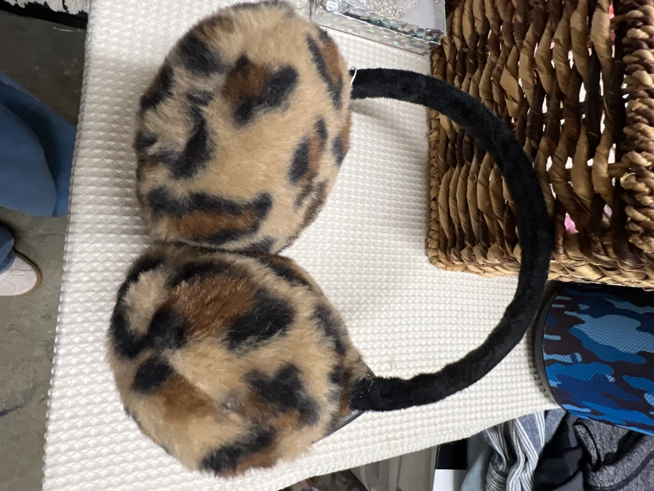 🏈 Leopard Print Earmuffs