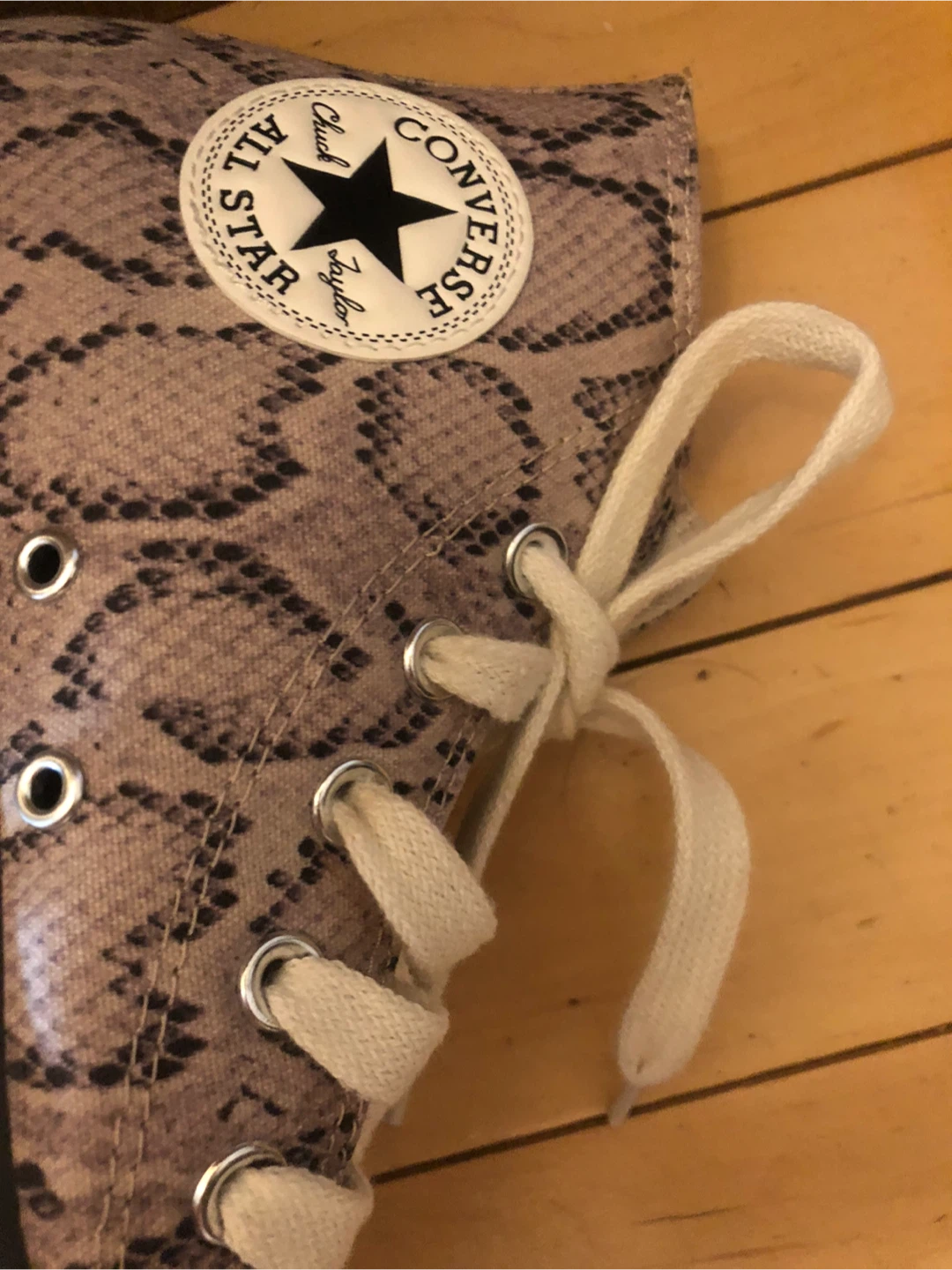 Converse Chuck Taylor High Top Snakeskin🏈 - photo 2