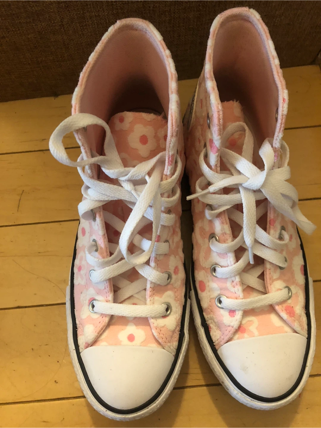 🏈Converse Chuck Taylor Pink Floral High Tops