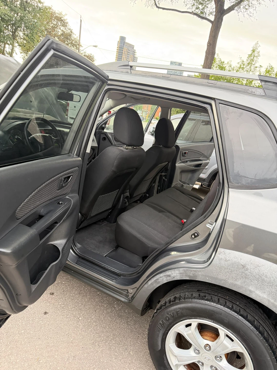 Hyundai Tucson SUV - photo 3