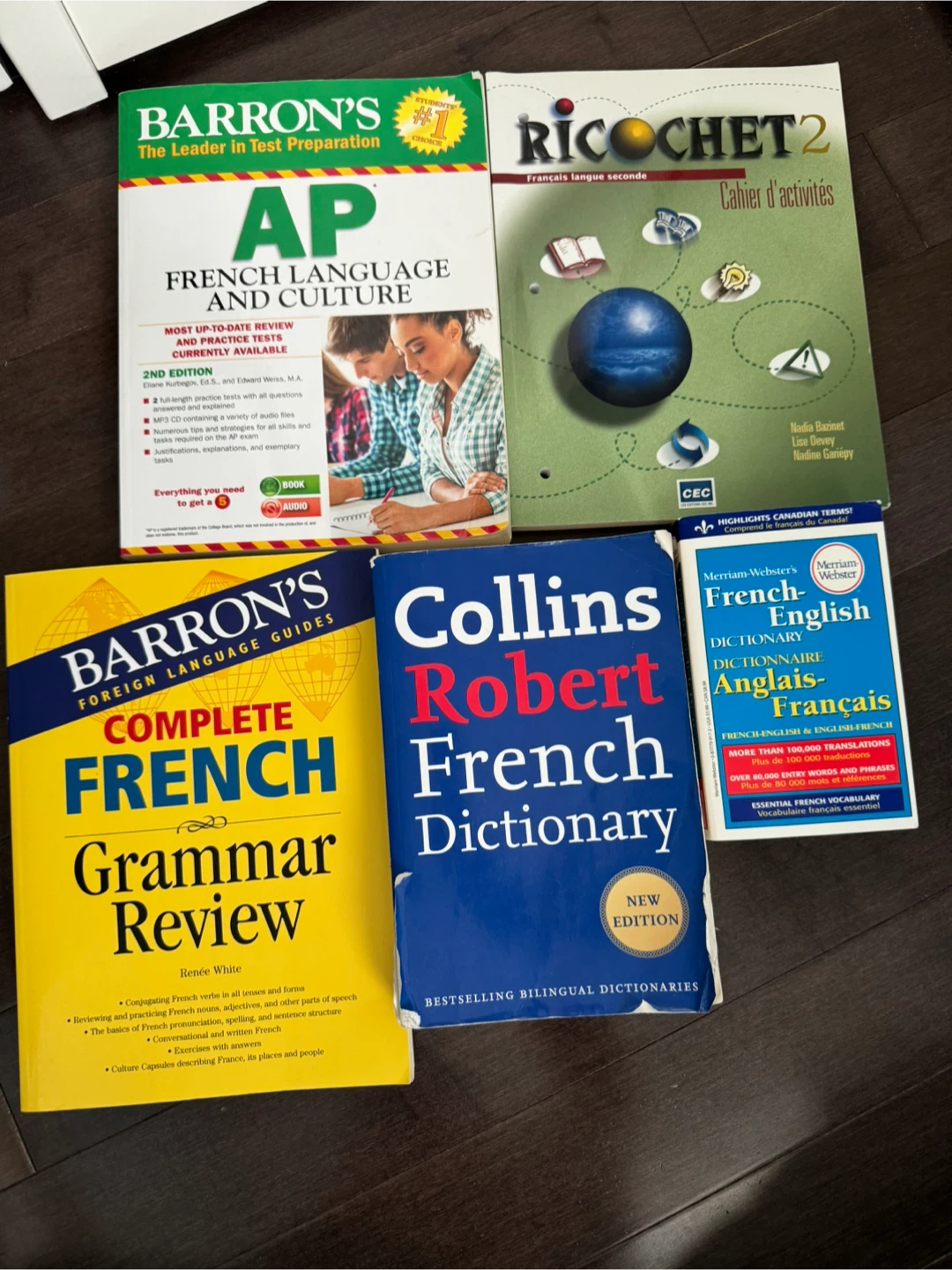 Set of 4 French Language Learning Books 🏈