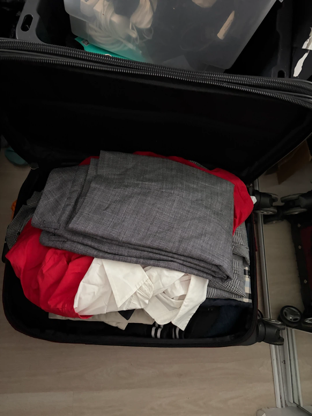 HCDL Burgundy Rolling Carry-on Suitcase - photo 4