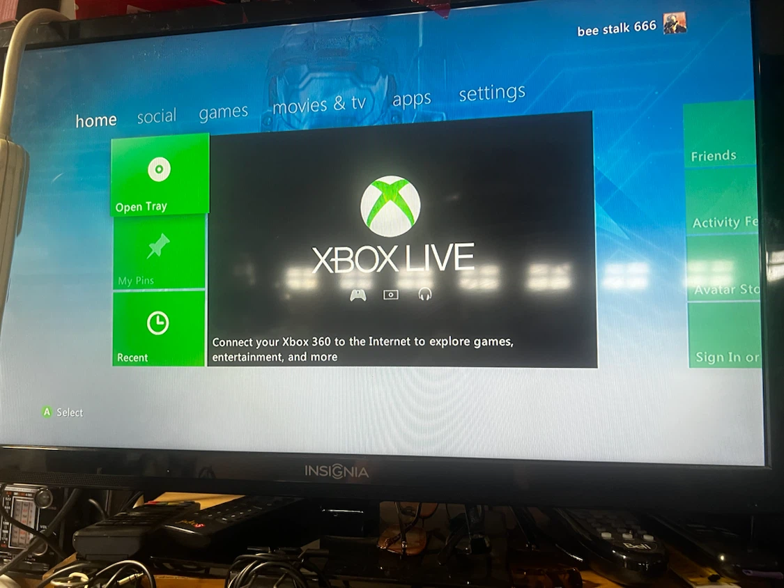 Xbox 360 Console with two controllers and 16 games Games