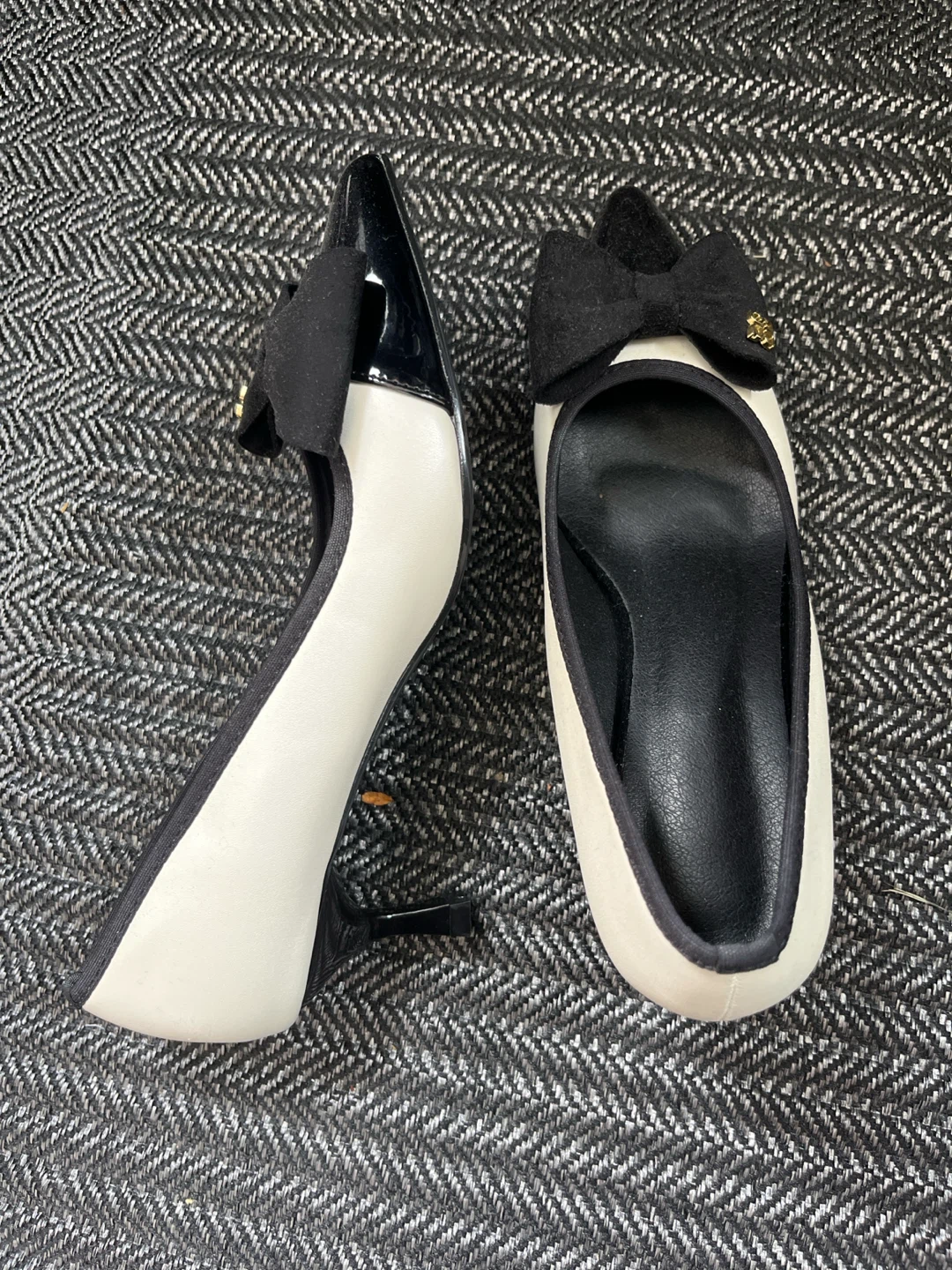 Black and White Bow Heels🏈 - photo 2