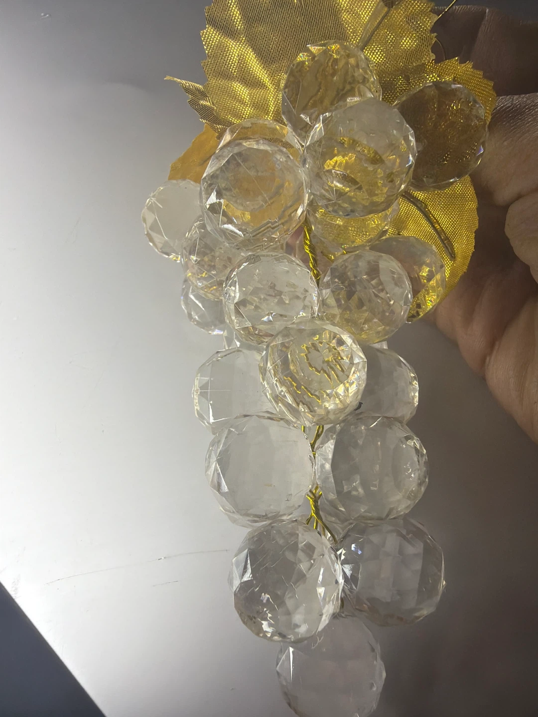 4 x Crystal Clear Lucite Grape Ornament with gold tone leaves - photo 5