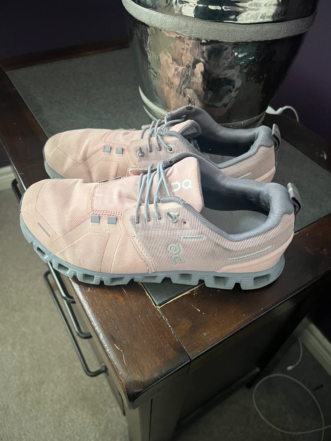 Woman’s On Running Cloud Sneakers size 9