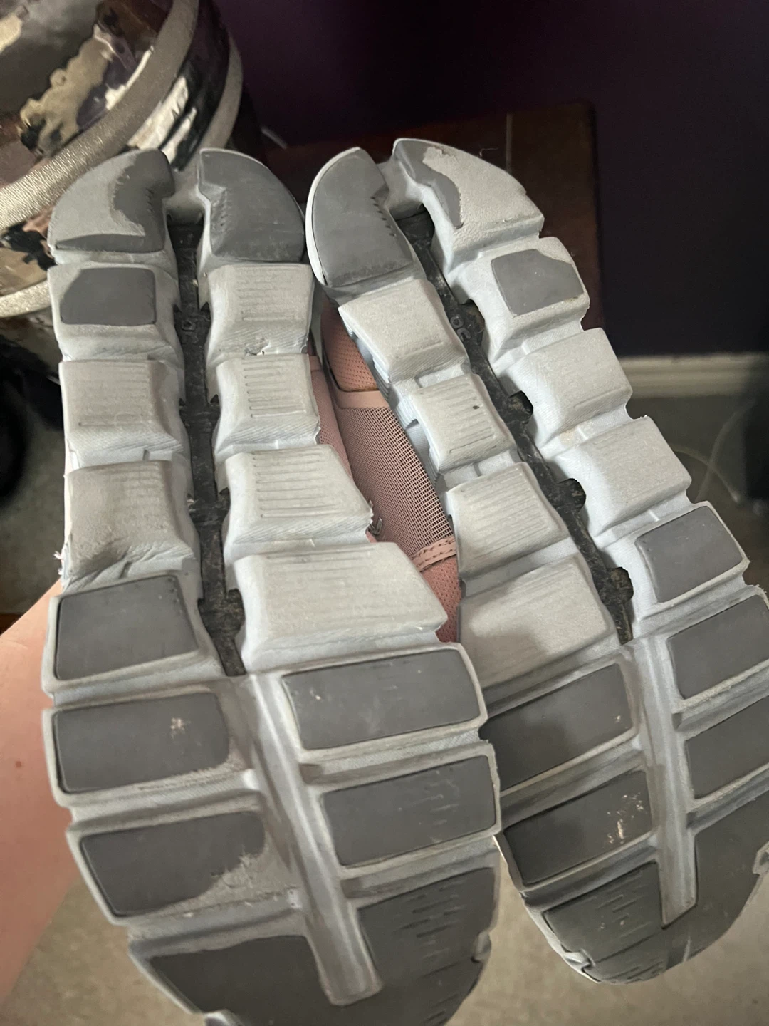 Woman’s On Running Cloud Sneakers size 9 - photo 4
