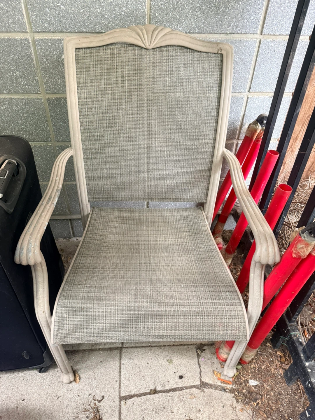 Patio set- will be cleaned before pick up - photo 3