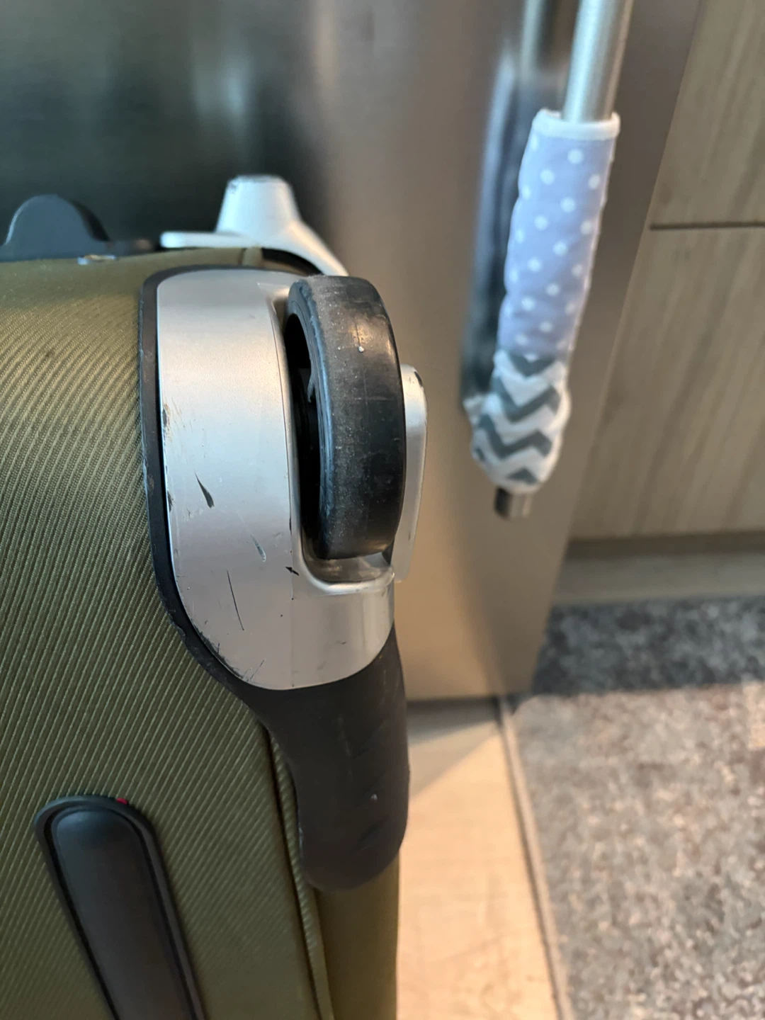 Transworld Olive Carry-On Suitcase - photo 4