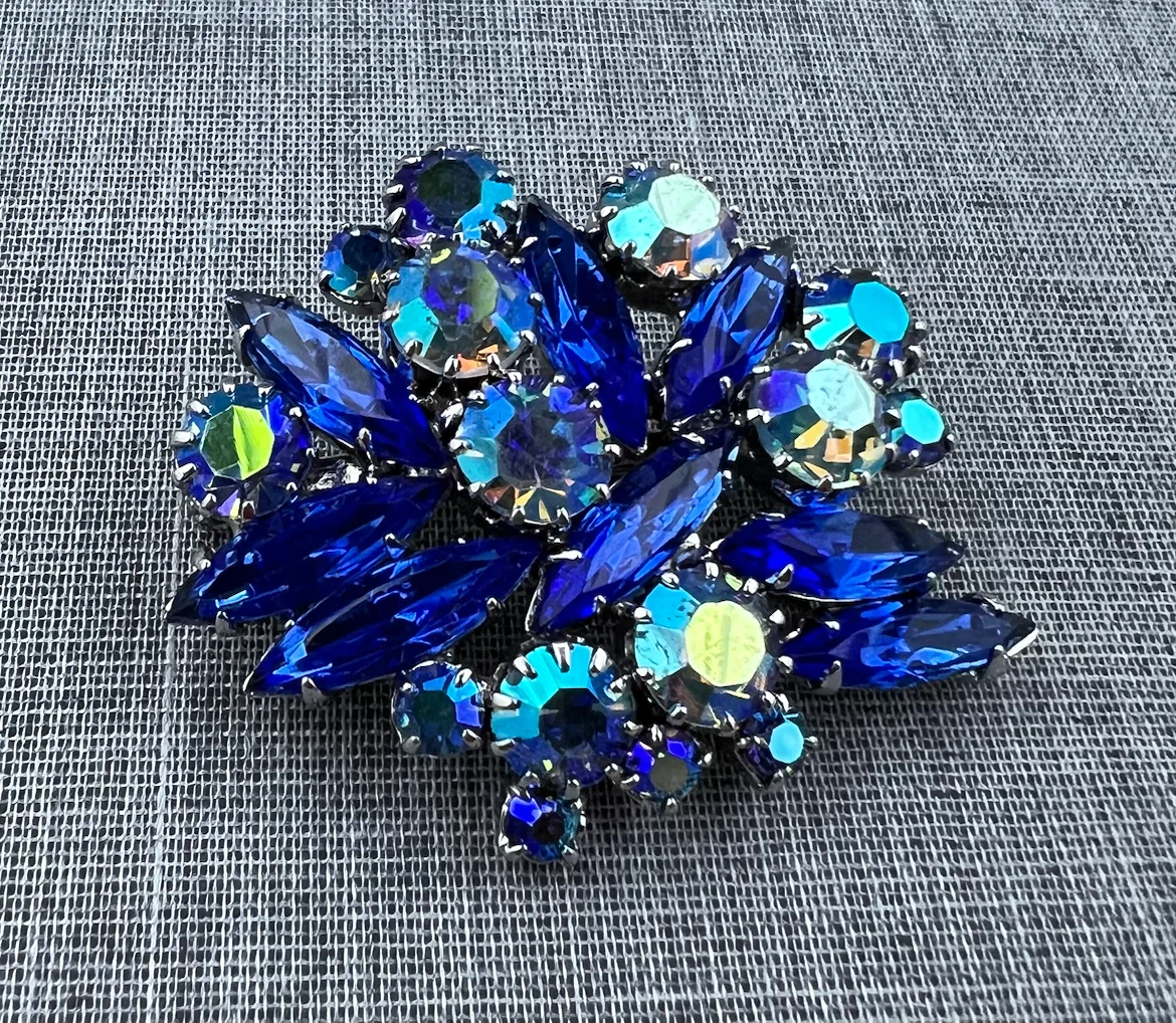 Vintage Blue & Aurora Borealis Rhinestone Cluster Brooch - photo 5