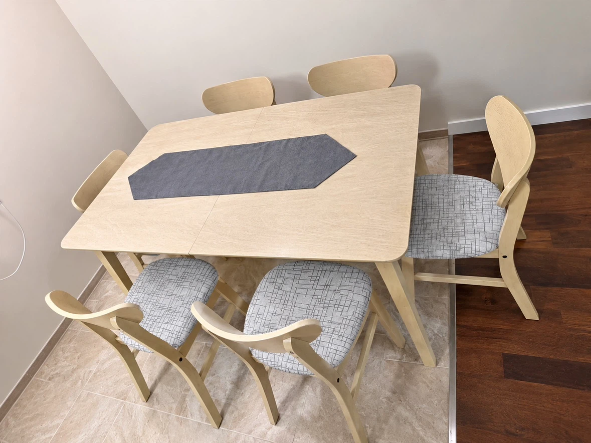 Can deliver—Beautiful table and 6 matching chairs.