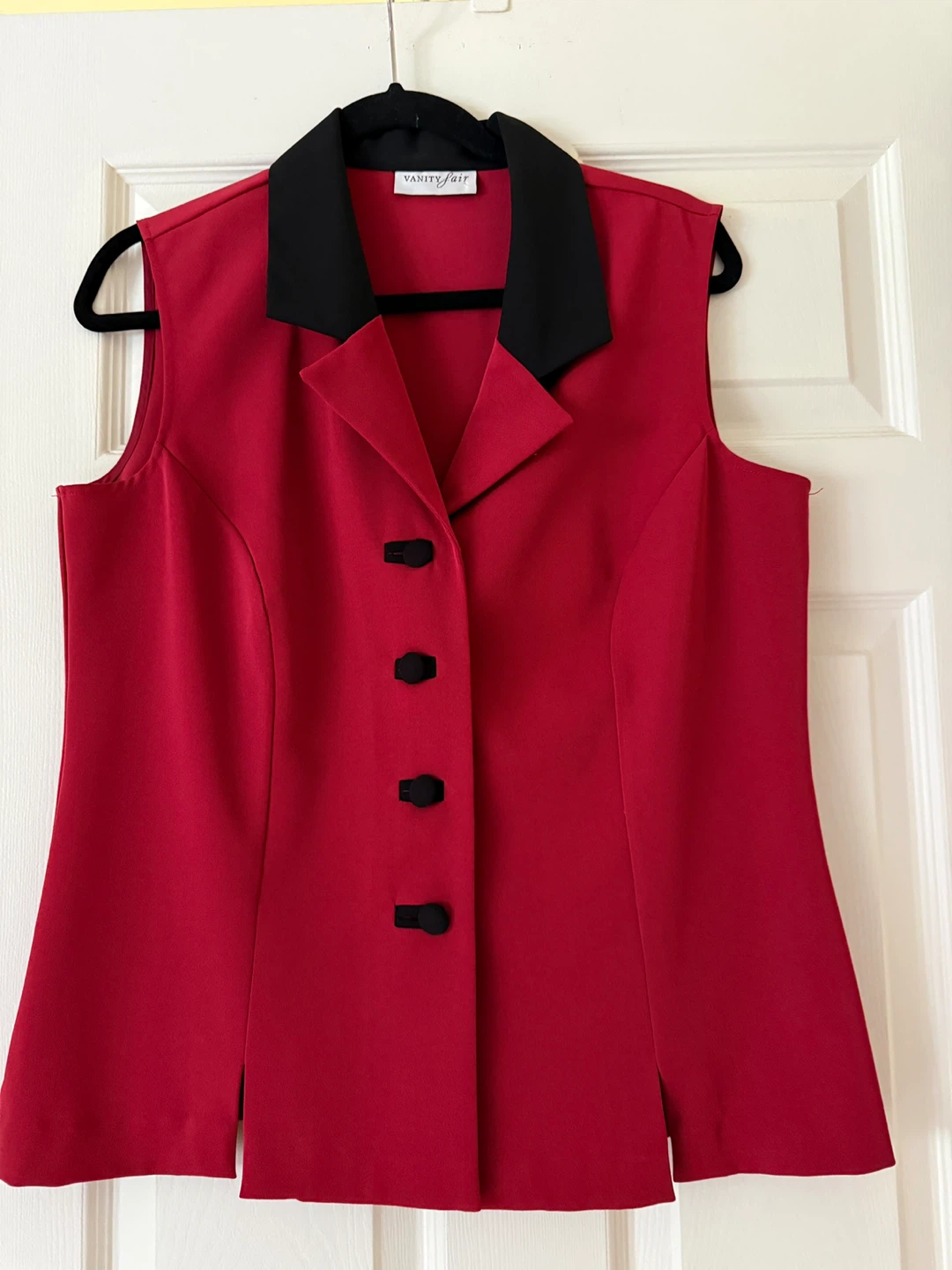 Vanity Fair Red Sleeveless Vest 🏈