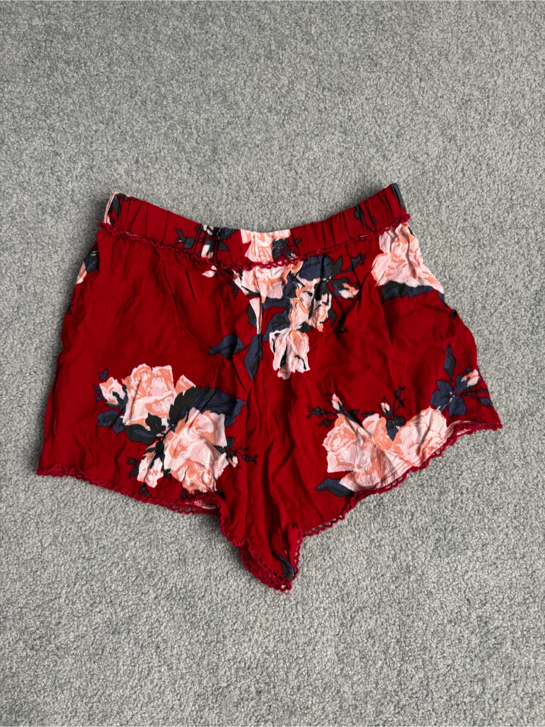 Tobi Red Floral Shorts - S - photo 2
