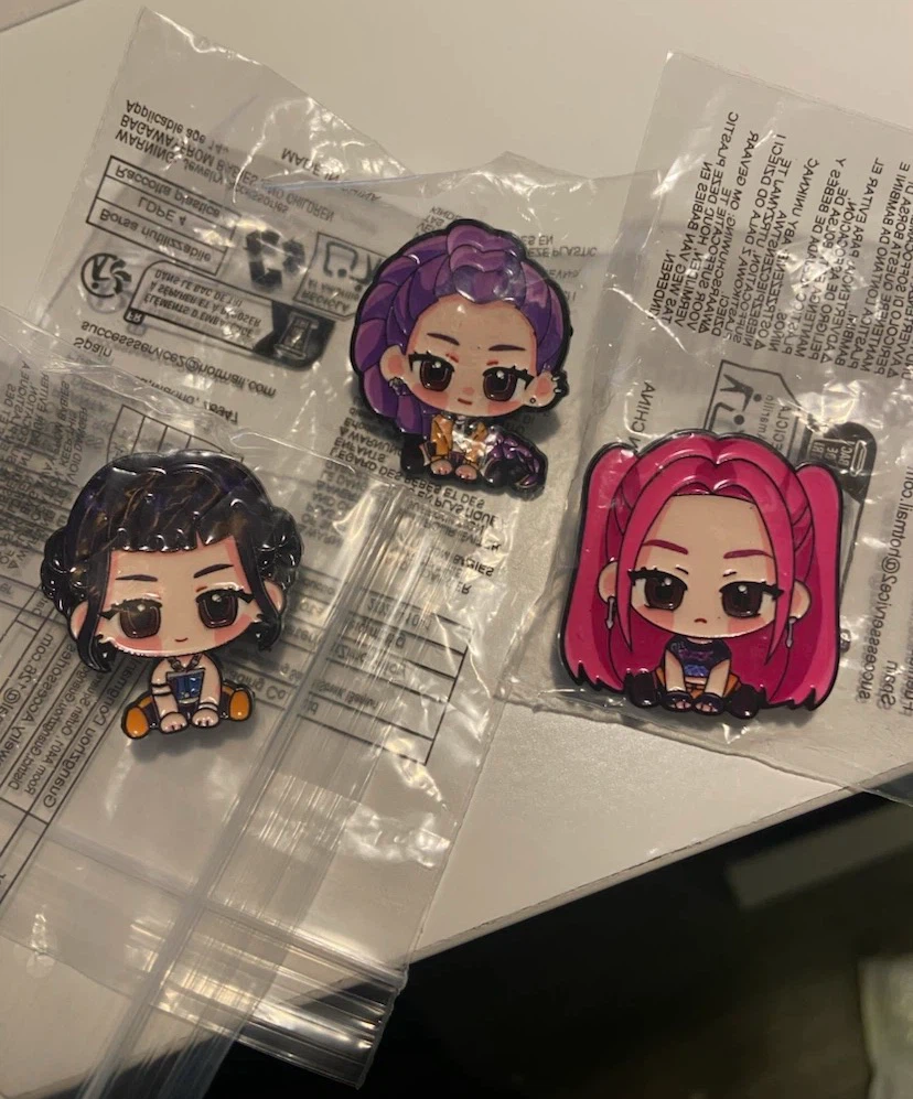 🏈 NEW K-Pop Demon Hunters Enamel Pin Set (Rumi, Mira, and Zoey)