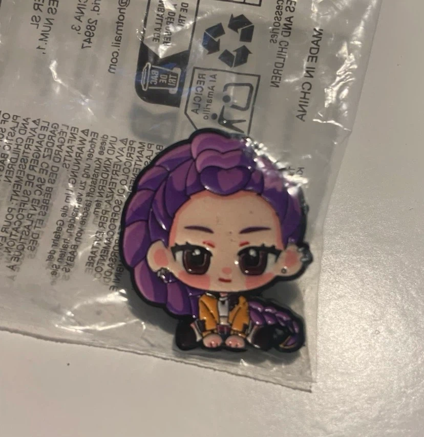 🏈 NEW K-Pop Demon Hunters Enamel Pin Set (Rumi, Mira, and Zoey) - photo 3