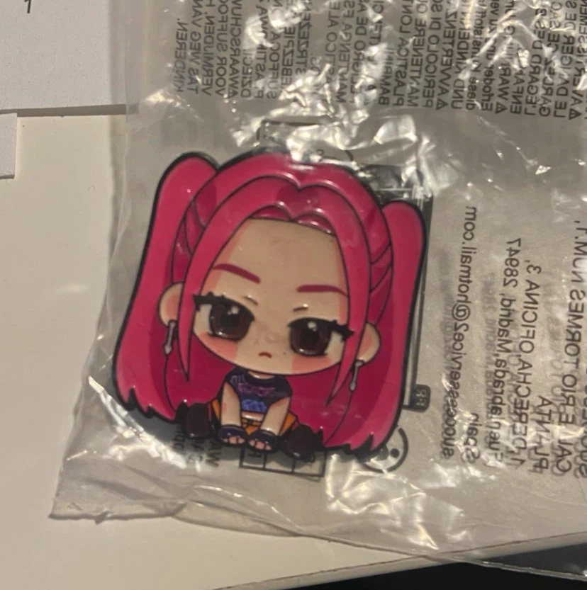 🏈 NEW K-Pop Demon Hunters Enamel Pin Set (Rumi, Mira, and Zoey) - photo 4
